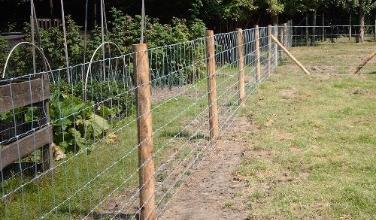 Cl&ocirc;ture de jardin et pour animaux avec grillage nou&eacute; de Naturae.